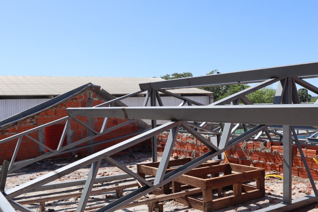 Prefeito Neco Pagliosa visita obras de reconstrução da Escola Estadual Dr. Rubens de Castro Pinto