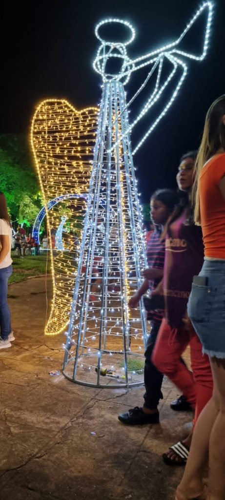 Com a presença de grande púbico, Prefeitura de Juti realizou inauguração da Iluminação Natalina nesta segunda-feira