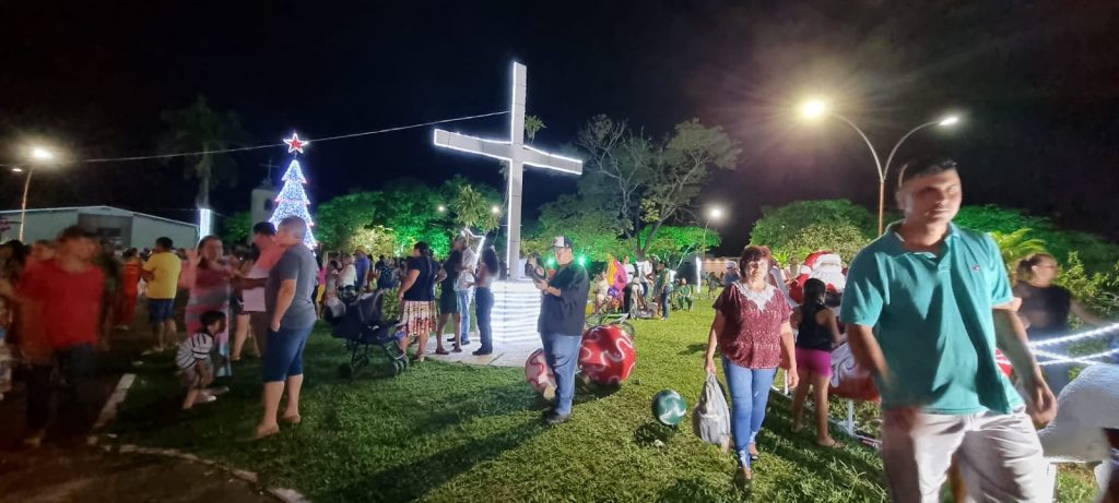 Com a presença de grande púbico, Prefeitura de Juti realizou inauguração da Iluminação Natalina nesta segunda-feira