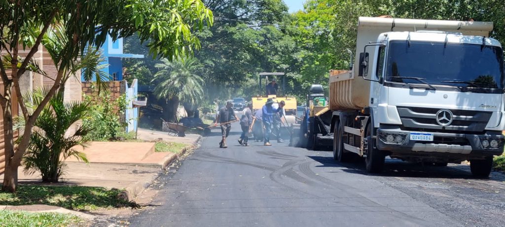 Serviços de recapeamento em ruas de Tacuru segue avançando