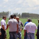 Valter Brito acompanha Dr. Bandeira e Chico Piroli em visita técnica aos serviços na estrada Nova Esperança