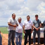 Valter Brito acompanha Dr. Bandeira e Chico Piroli em visita técnica aos serviços na estrada Nova Esperança