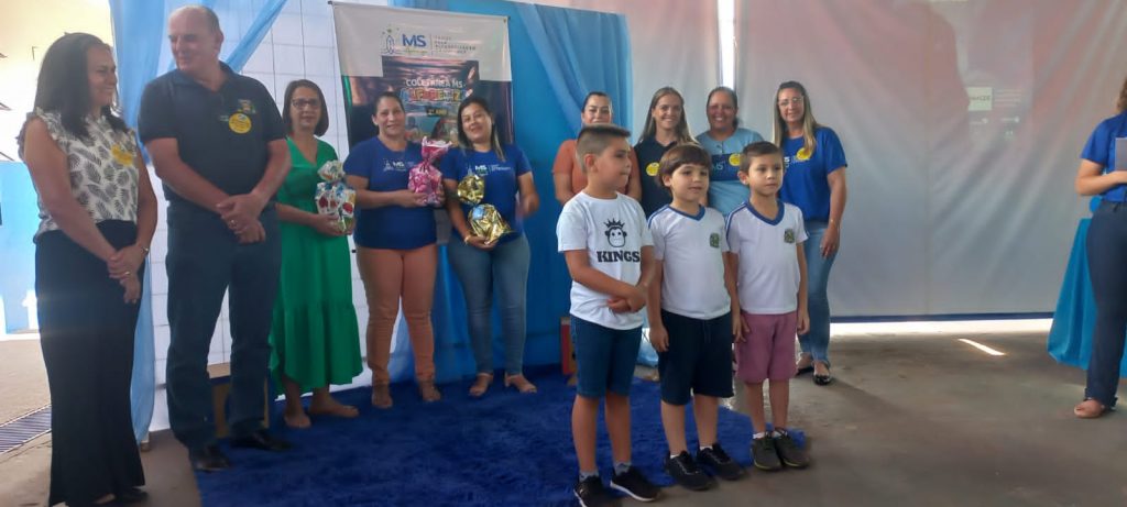 Prefeitura de Caracol premia alunos e professores destaque do programa MS Alfabetiza