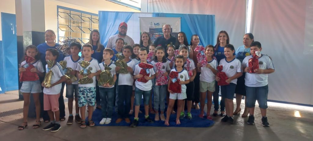 Prefeitura de Caracol premia alunos e professores destaque do programa MS Alfabetiza