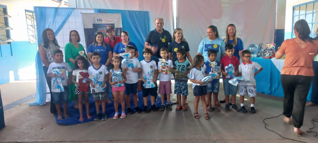 Prefeitura de Caracol premia alunos e professores destaque do programa MS Alfabetiza