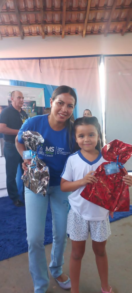 Prefeitura de Caracol premia alunos e professores destaque do programa MS Alfabetiza