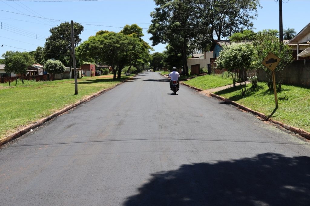 Serviços de recapeamento em ruas de Tacuru segue avançando