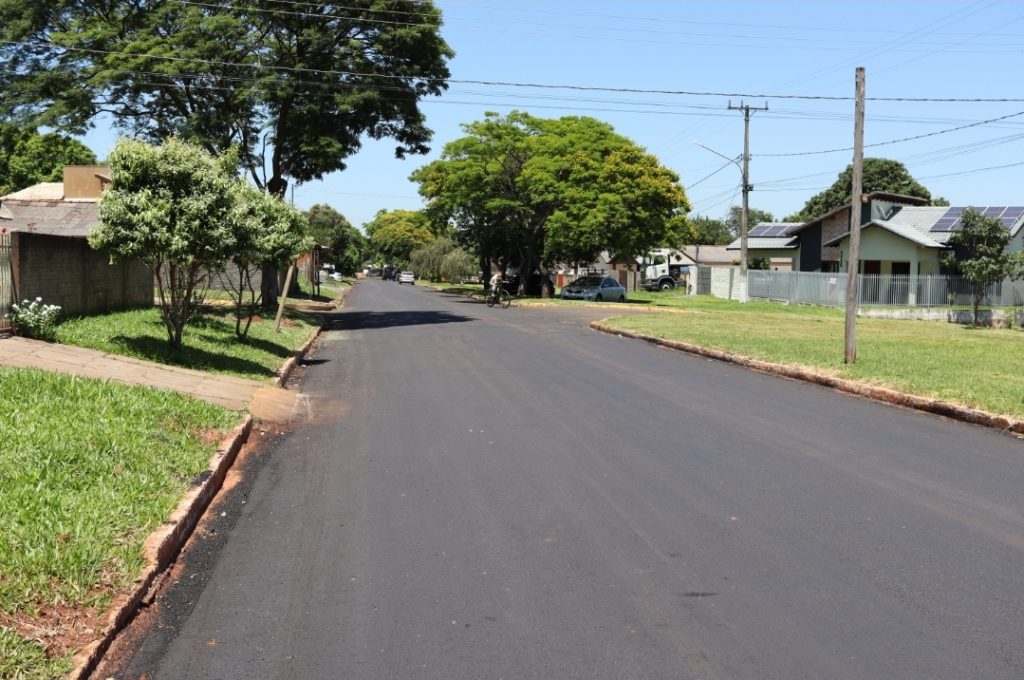 Serviços de recapeamento em ruas de Tacuru segue avançando