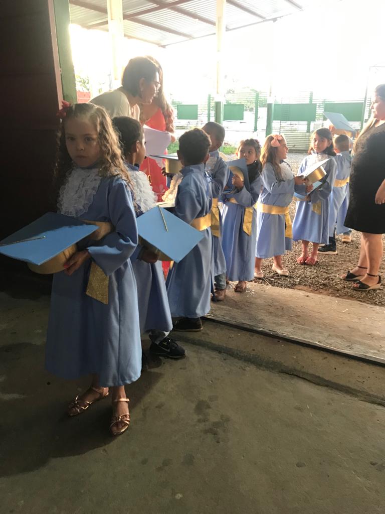 Escola Municipal Inácio Silvestre Monteiro realizou formatura para o Pré II