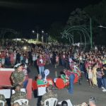 Com muita emoção e alegria, multidão prestigia inauguração da Iluminação Natalina de Caracol