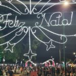 Com muita emoção e alegria, multidão prestigia inauguração da Iluminação Natalina de Caracol