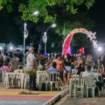 Com muita emoção e alegria, multidão prestigia inauguração da Iluminação Natalina de Caracol