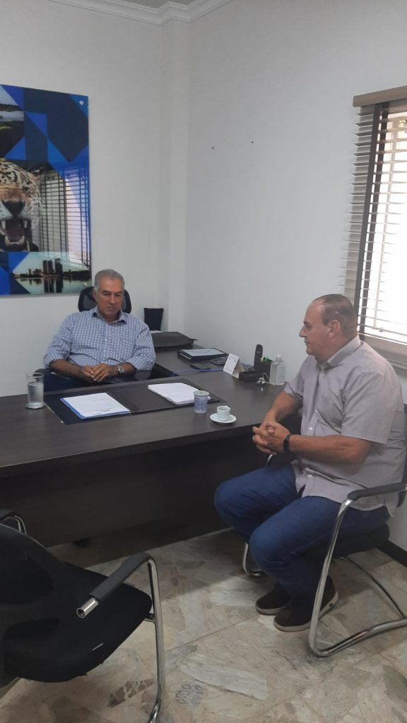 Prefeito de Caracol Neco Pagliosa visita ex-governador e presidente do PSDB Reinaldo Azambuja