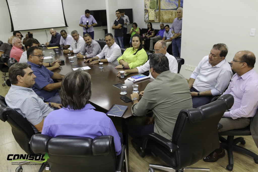 Prefeito Gilson Cruz participa de reunião em Campo Grande entre Governo do Estado e Consórcio Conisul