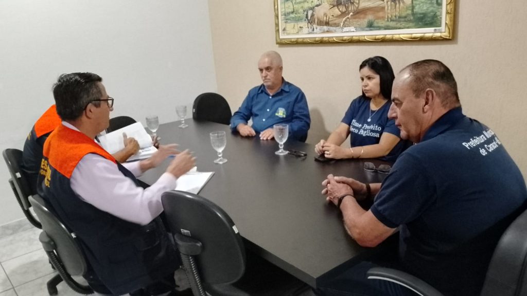 Prefeito de Caracol e Defesa Civil Estadual debatem novas medidas para enfrentar prejuízos causados por temporal