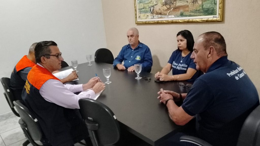 Prefeito de Caracol e Defesa Civil Estadual debatem novas medidas para enfrentar prejuízos causados por temporal