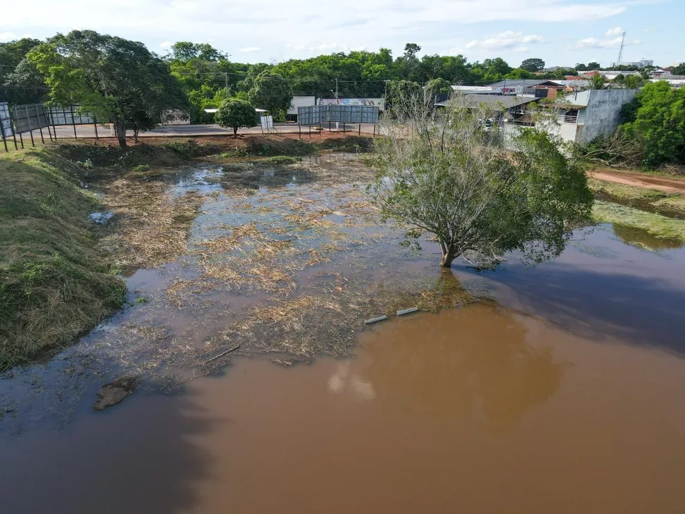 Rio Aquidauana atinge ponto crítico e deixa mais de 50 famílias em alerta de alagamento em MS