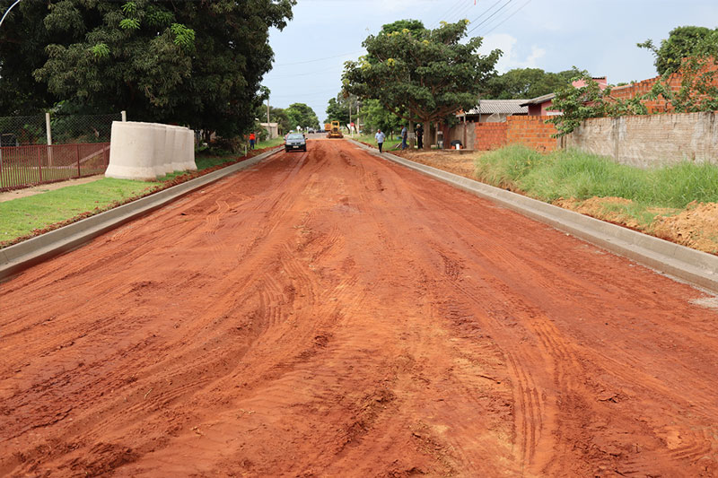 Prefeito Gilson comemora o avanço do maior projeto de asfalto da história de Juti