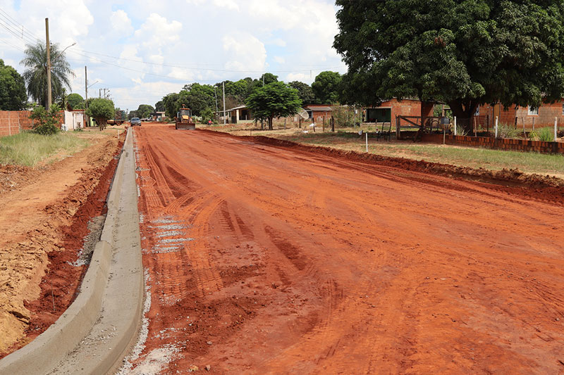 Prefeito Gilson comemora o avanço do maior projeto de asfalto da história de Juti