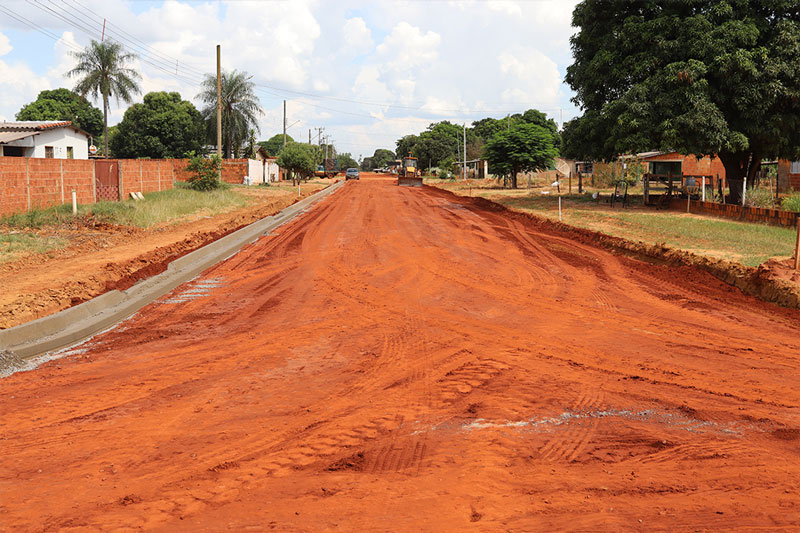 Prefeito Gilson comemora o avanço do maior projeto de asfalto da história de Juti