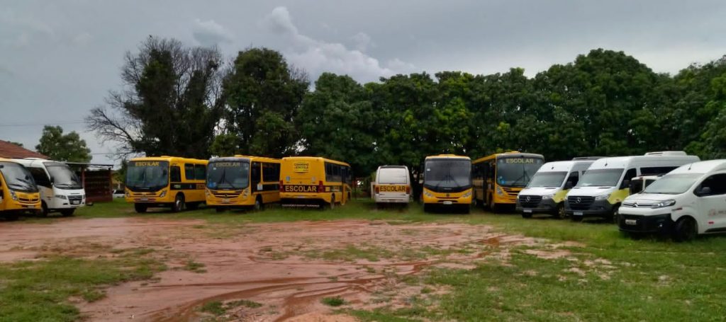 Veículos de transporte escolar da Prefeitura de Caracol foram vistoriados pelo DETRAN Veículos de transporte escolar da Prefeitura de Caracol foram vistoriados pelo DETRAN
