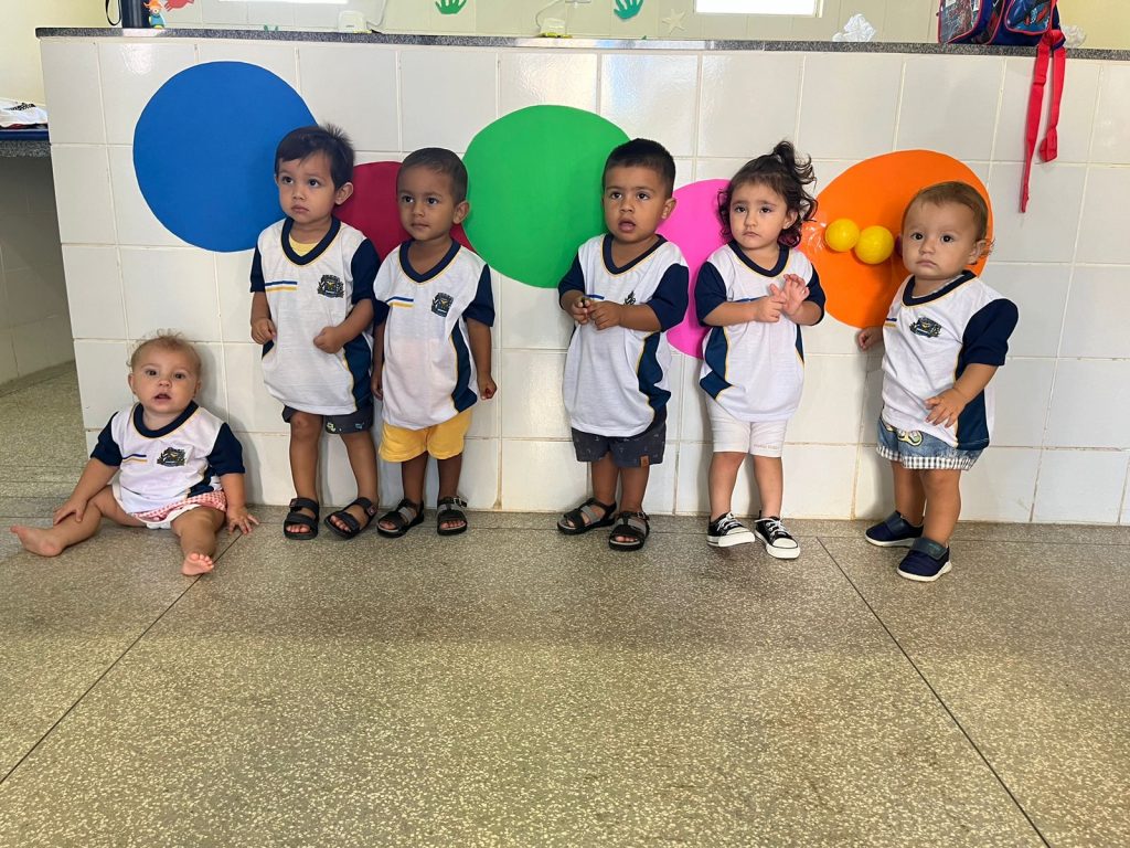 Prefeitura de Caracol distribui 1935 uniformes escolares para estudantes do ensino municipal