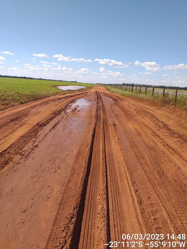 Após chuvas comprometerem 100% da malha municipal, Dr. Bandeira autoriza intensificação de manutenção das estradas de Amambai