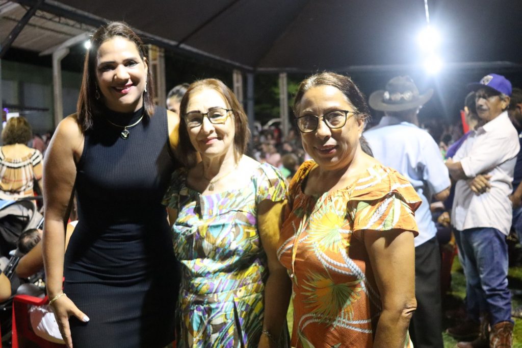 Evento especial de Dia Internacional da Mulher é sucesso de público em Tacuru