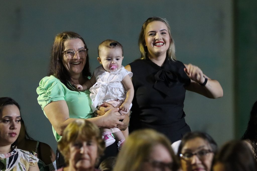 Evento especial de Dia Internacional da Mulher é sucesso de público em Tacuru