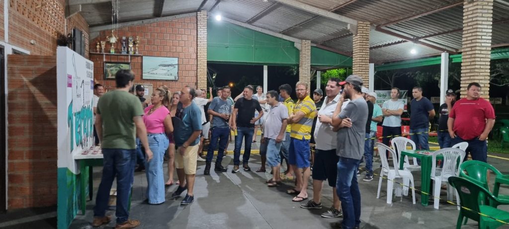 Com muita resenha e disputa, Torneio de Truco do Clube Tereré tem sucesso de participação