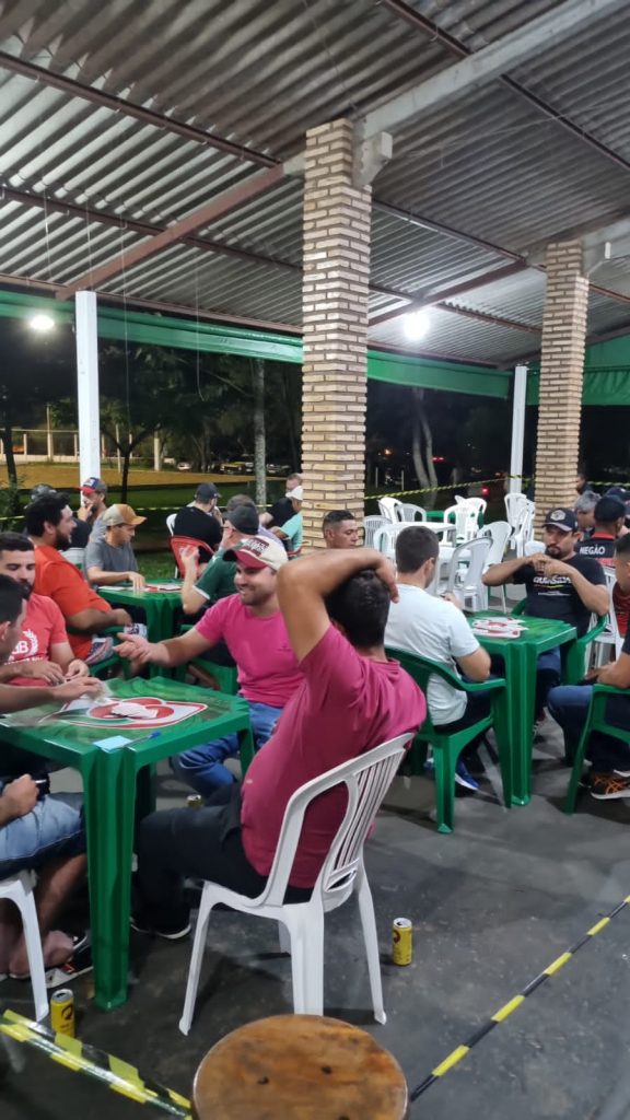 Com muita resenha e disputa, Torneio de Truco do Clube Tereré tem sucesso de participação