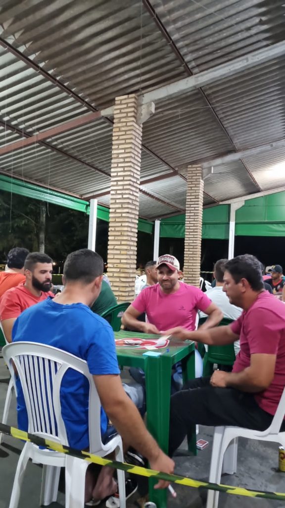 Com muita resenha e disputa, Torneio de Truco do Clube Tereré tem sucesso de participação