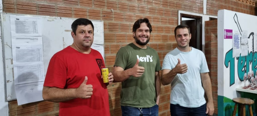 Com muita resenha e disputa, Torneio de Truco do Clube Tereré tem sucesso de participação