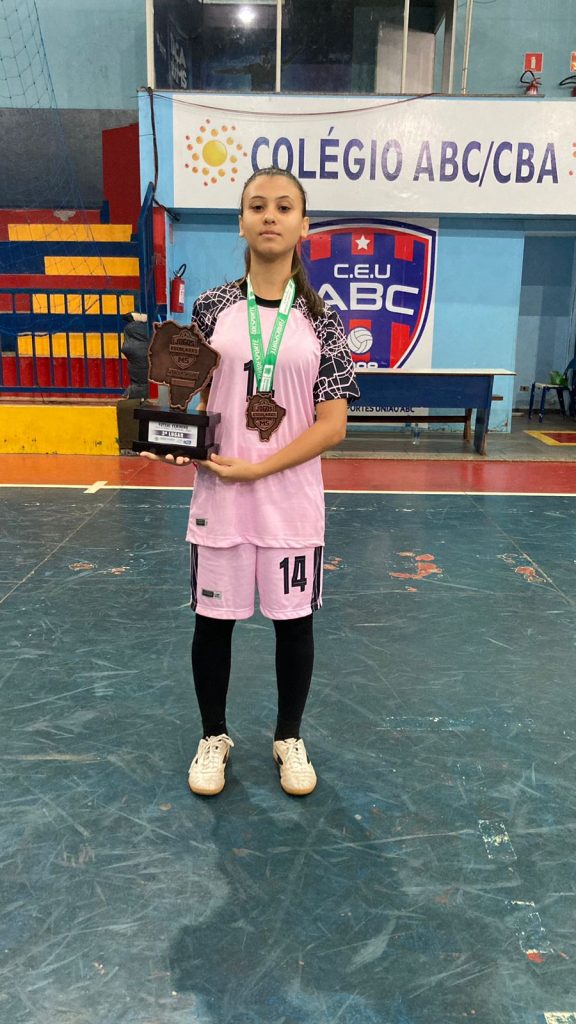 Seleção feminina de Futsal de Juti conquista premiação nos Jogos Escolares da Juventude