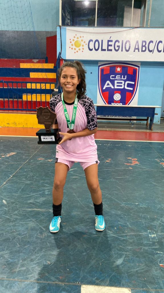 Seleção feminina de Futsal de Juti conquista premiação nos Jogos Escolares da Juventude