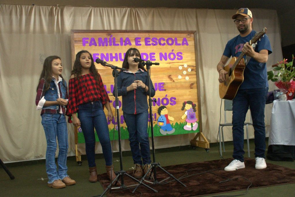 Escola Municipal Professora Cecília Mutsumi Honda Perecin realizou Reunião da Família na Escola