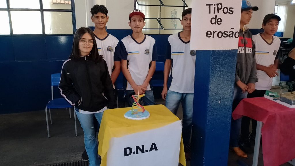 Escolas municipais realizaram Feira de Ciências para apresentação de projetos, pesquisas e experimentos dos alunos