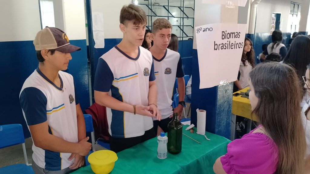 Escolas municipais realizaram Feira de Ciências para apresentação de projetos, pesquisas e experimentos dos alunos