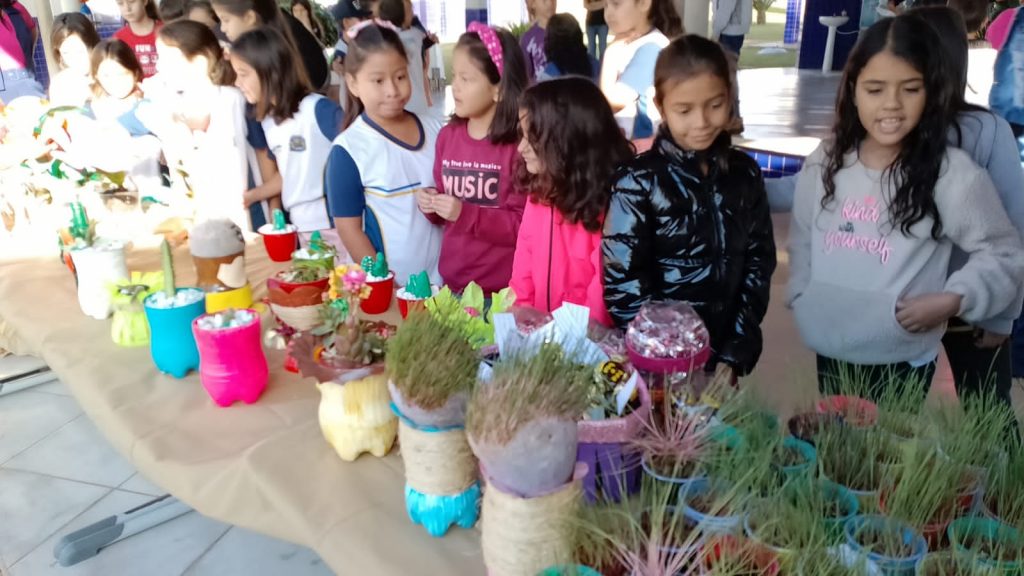 Escolas municipais realizaram Feira de Ciências para apresentação de projetos, pesquisas e experimentos dos alunos