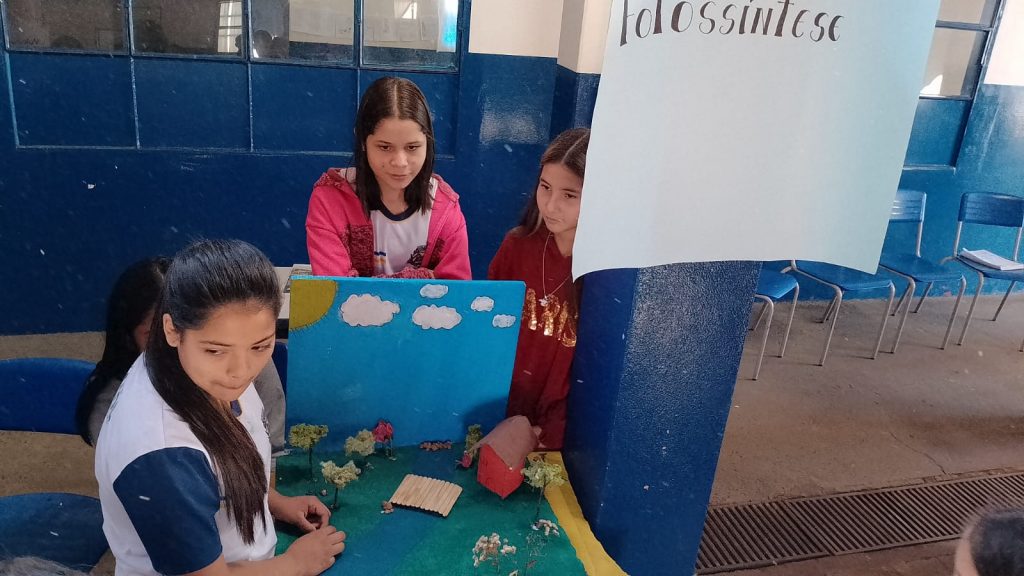 Escolas municipais realizaram Feira de Ciências para apresentação de projetos, pesquisas e experimentos dos alunos