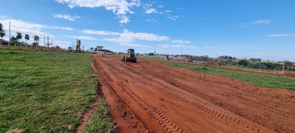 Prefeito Rogério visita diversas obras no município e anuncia competição de velocross