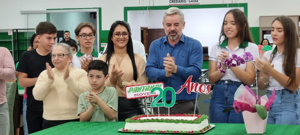 Pantanal Móveis celebra 20 anos em Amambai