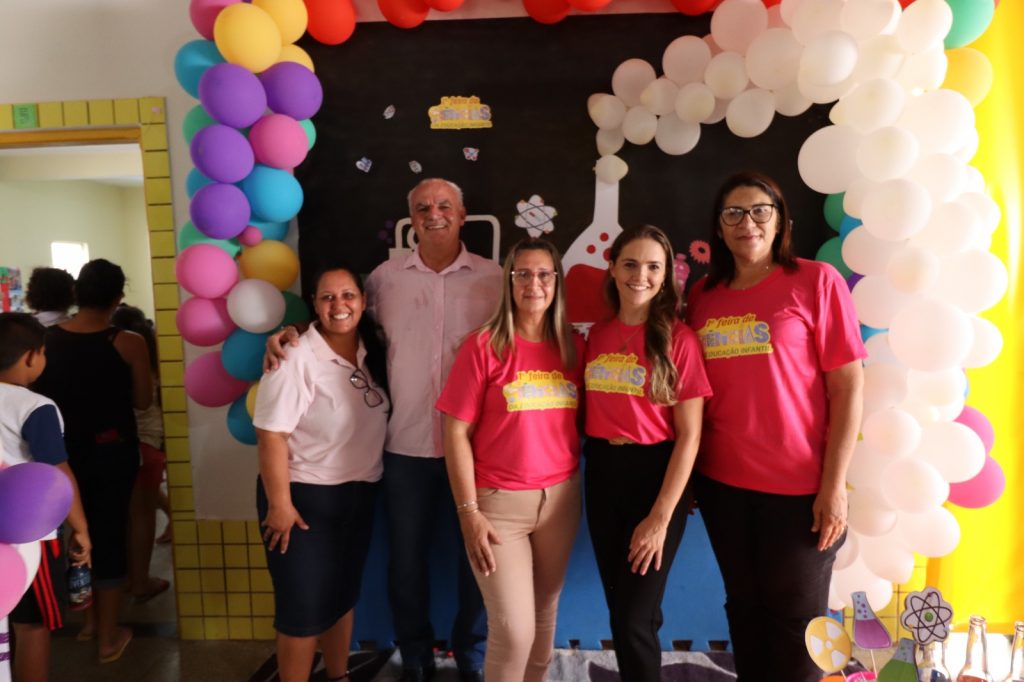 Pequenos cientistas deram show na 1ª Feira de Ciências do CEIM Hermito