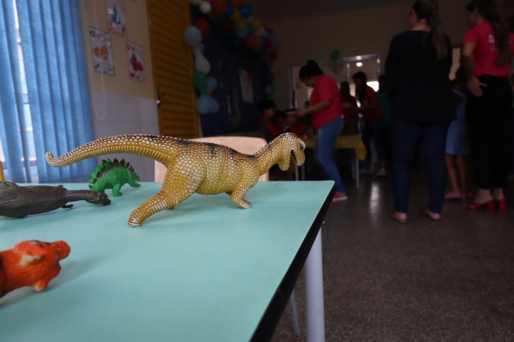 Pequenos cientistas deram show na 1ª Feira de Ciências do CEIM Hermito