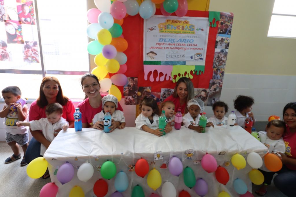 Pequenos cientistas deram show na 1ª Feira de Ciências do CEIM Hermito