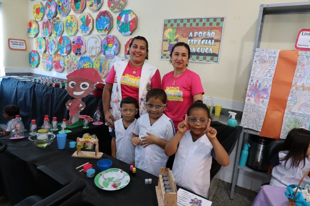 Pequenos cientistas deram show na 1ª Feira de Ciências do CEIM Hermito