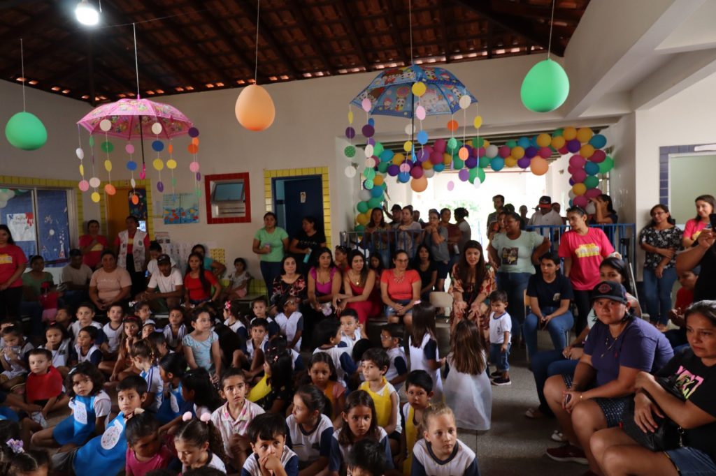 Pequenos cientistas deram show na 1ª Feira de Ciências do CEIM Hermito