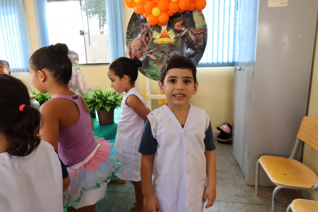 Pequenos cientistas deram show na 1ª Feira de Ciências do CEIM Hermito