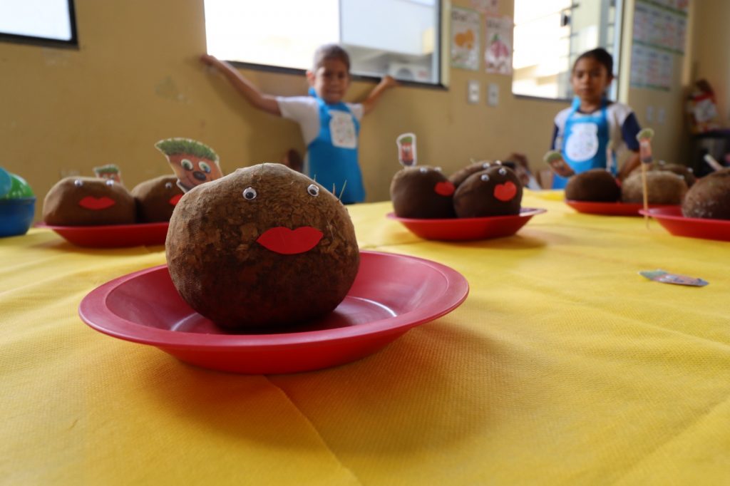 Pequenos cientistas deram show na 1ª Feira de Ciências do CEIM Hermito