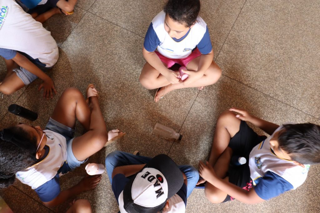 Pequenos cientistas deram show na 1ª Feira de Ciências do CEIM Hermito